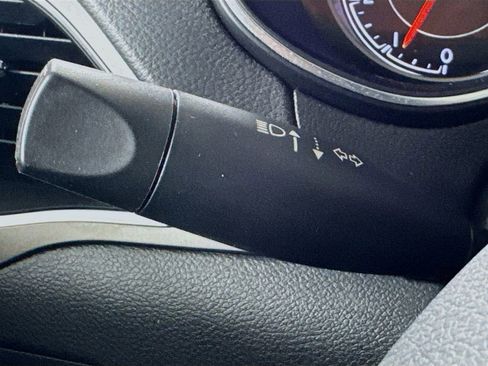 Used 2019 Jeep Cherokee Latitude w/ Popular Appearance Group FWD image 12