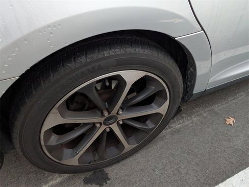 Used 2014 Ford Taurus Limited w/ Equipment Group 301A image 8