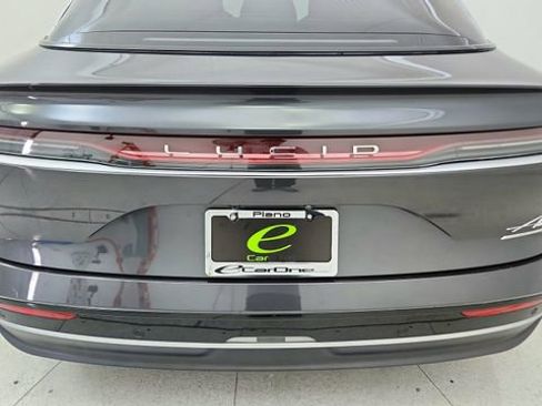Used 2023 Lucid Air Touring image 11