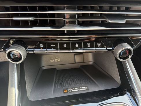 New 2026 Chevrolet Traverse LT w/ Driver Confidence Package FWD image 20