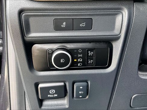 Used 2024 Ford Expedition Limited AWD/4WD image 36