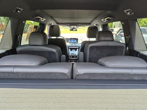 Certified 2025 Mercedes-Benz GLS 450 4MATIC image 31