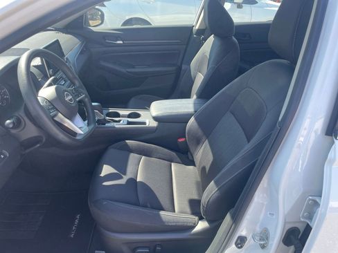 Used 2025 Nissan Altima 2.5 SV image 22