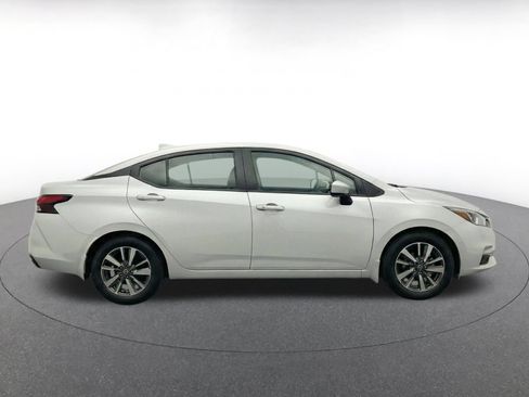 Used 2025 Nissan Versa SV FWD image 9