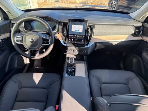 Certified 2025 Volvo XC90 B6 Plus image 16