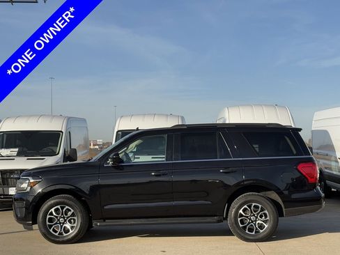 Used 2024 Ford Expedition XLT image 2