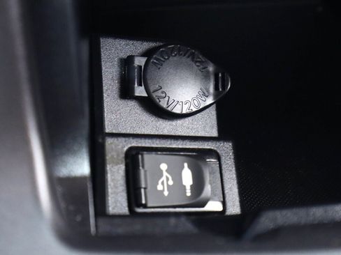 Used 2017 Toyota Camry SE FWD image 24