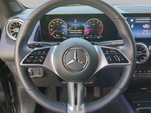 Used 2026 Mercedes-Benz GLB 250 w/ Exclusive Package image 67