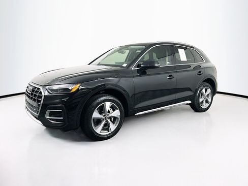 Used 2023 Audi Q5 2.0T Premium w/ Convenience Package AWD/4WD image 3