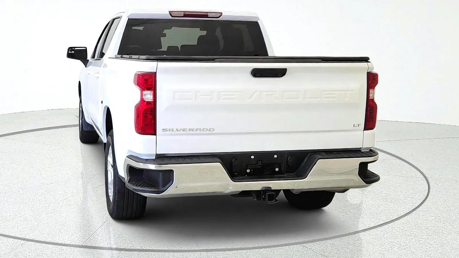 Used 2024 Chevrolet Silverado 1500 LT AWD/4WD image 7