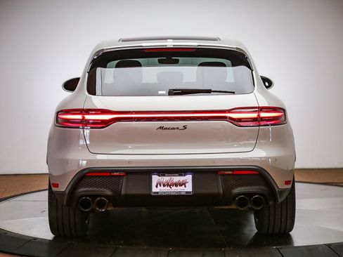 Used 2022 Porsche Macan S AWD/4WD image 6