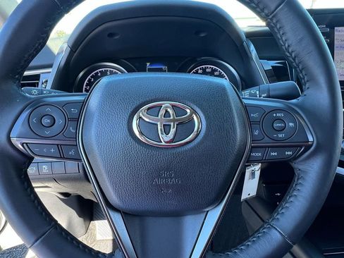 Used 2023 Toyota Camry SE image 19