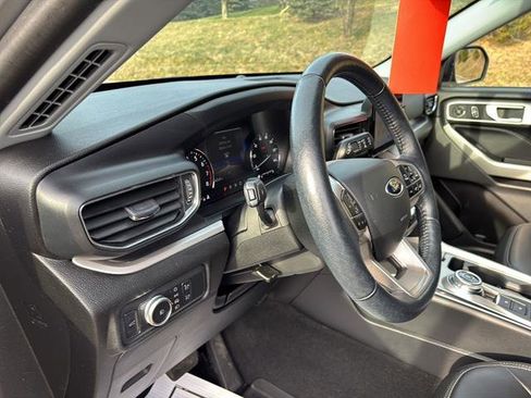 Certified 2022 Ford Explorer XLT w/ Equipment Group 202A image 13