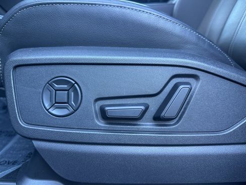 Used 2025 Audi Q5 Premium Plus w/ Premium Plus image 23