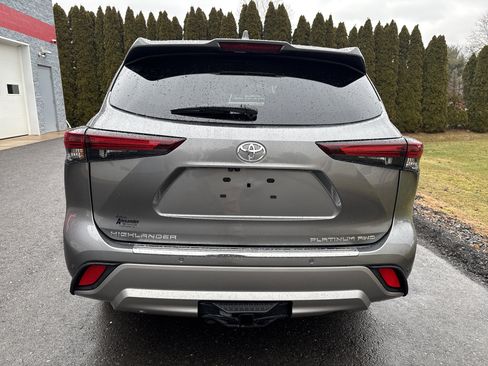 Certified 2026 Toyota Highlander Platinum image 4