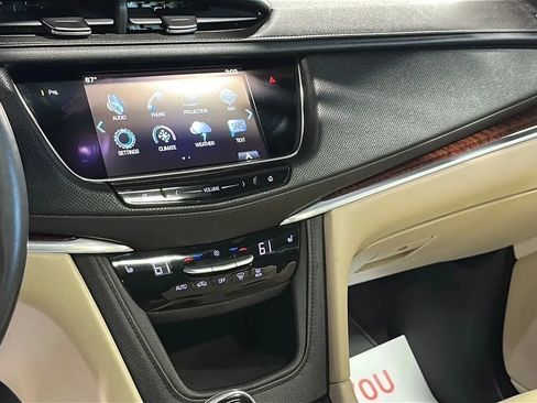 Used 2017 Cadillac XT5 Luxury w/ Driver Awareness Package AWD/4WD image 25