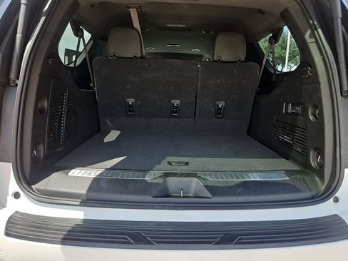 Used 2025 GMC Yukon XL Denali AWD/4WD image 25