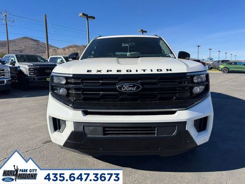 New 2025 Ford Expedition Max Platinum w/ Stealth Performance Package image 31