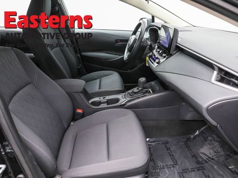 Used 2025 Toyota Corolla LE image 21