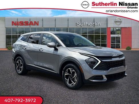 Used 2025 Kia Sportage LX image 1