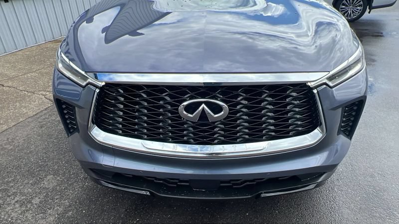 Used 2023 INFINITI QX60 Luxe AWD/4WD image 2
