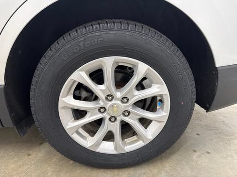 Used 2018 Chevrolet Equinox LT FWD image 10