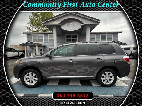 Used 2013 Toyota Highlander Plus AWD/4WD image 1
