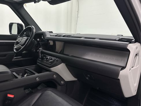 Used 2023 Land Rover Defender 110 X-Dynamic SE AWD/4WD image 17