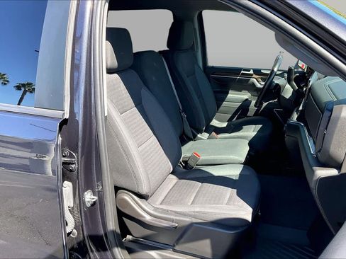 Used 2022 Chevrolet Silverado 1500 LT AWD/4WD image 8
