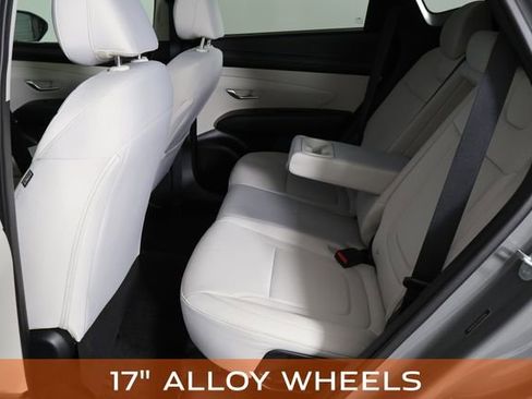 Used 2025 Hyundai Tucson SE image 14