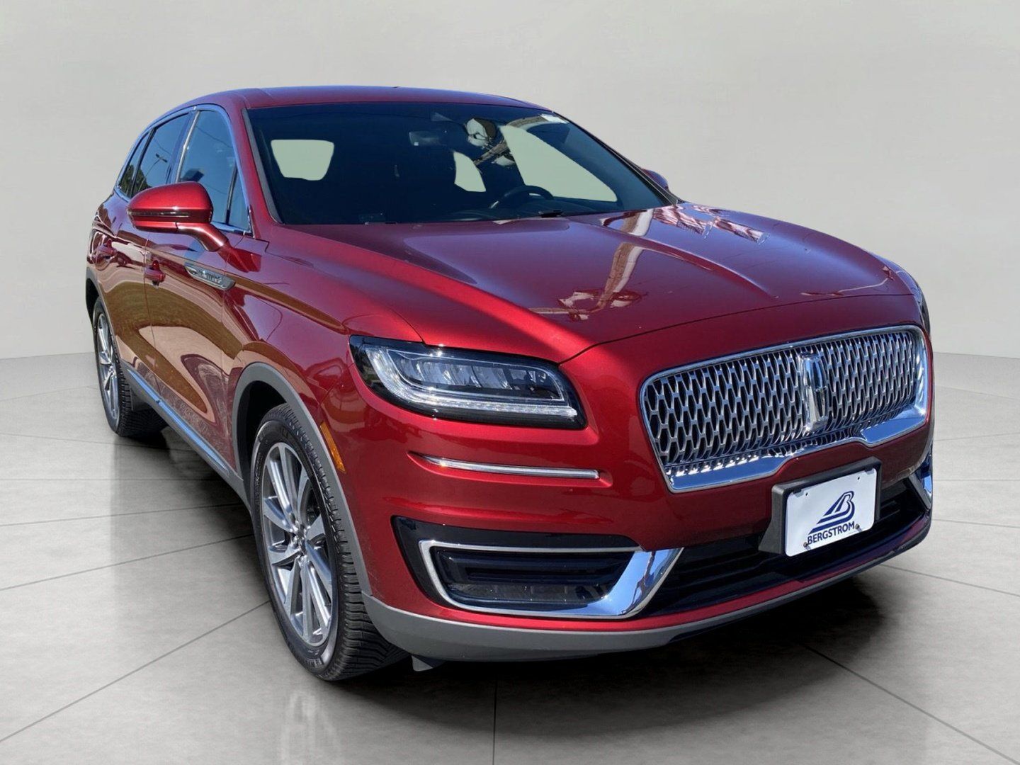 Used 2019 Lincoln Nautilus Select AWD/4WD image 1