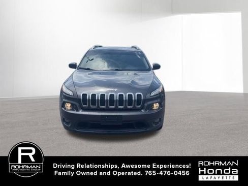 Used 2016 Jeep Cherokee Latitude w/ Comfort/Convenience Group AWD/4WD image 2