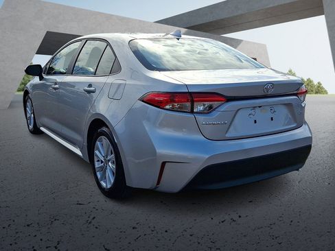Certified 2025 Toyota Corolla LE w/ LE Premium Package FWD image 4
