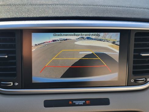 Used 2022 Kia Sportage LX image 21