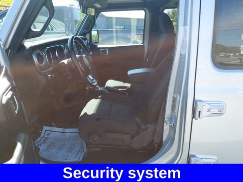 Used 2022 Jeep Wrangler Unlimited Sahara AWD/4WD image 21