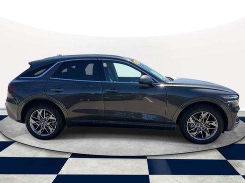 Certified 2025 Genesis GV70 2.5T AWD/4WD image 5