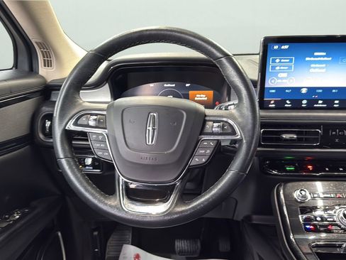 Used 2023 Lincoln Nautilus FWD w/ Premium Package image 12