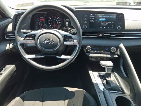 Certified 2023 Hyundai Elantra SEL FWD image 11