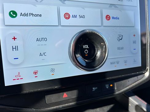 Used 2023 Ford Expedition Max Limited image 31