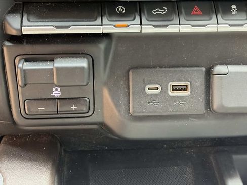 Used 2019 GMC Sierra 1500 SLT w/ SLT Premium Package AWD/4WD image 29