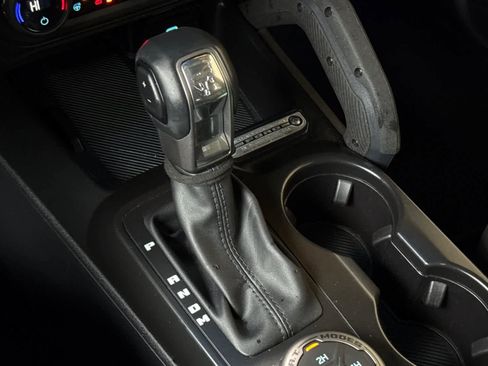 Used 2025 Ford Bronco Badlands image 24