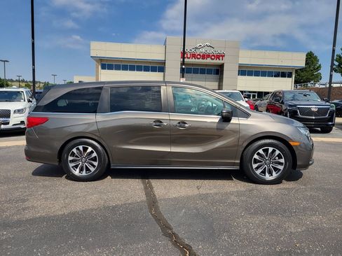Used 2021 Honda Odyssey EX-L image 3