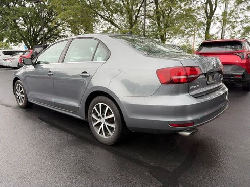 Used 2017 Volkswagen Jetta SE FWD image 8