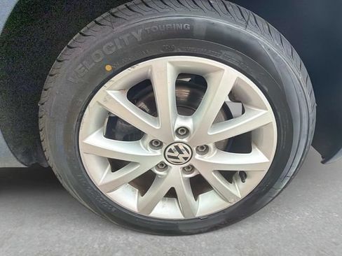 Used 2021 Volkswagen Golf 4-Door FWD image 11