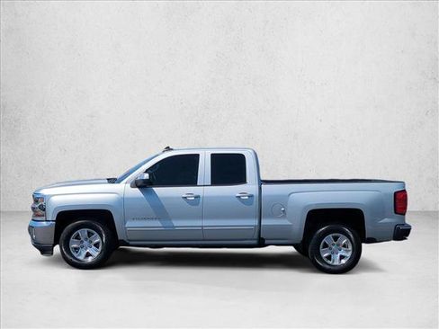 Used 2018 Chevrolet Silverado 1500 LT w/ All Star Edition RWD image 9
