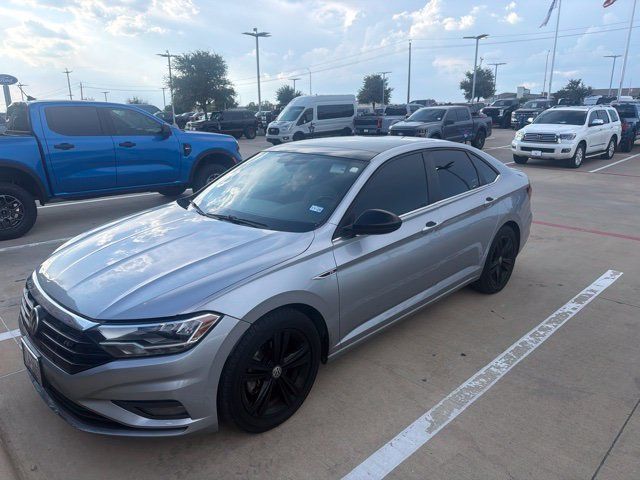 Used 2021 Volkswagen Jetta R-Line FWD image 2