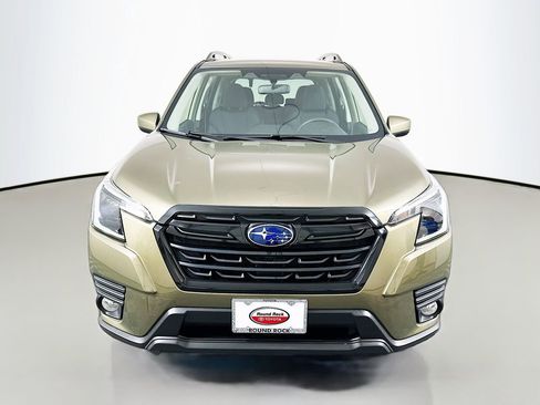 Used 2022 Subaru Forester Premium AWD/4WD image 2