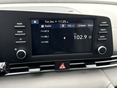 New 2026 Hyundai Elantra SE image 18