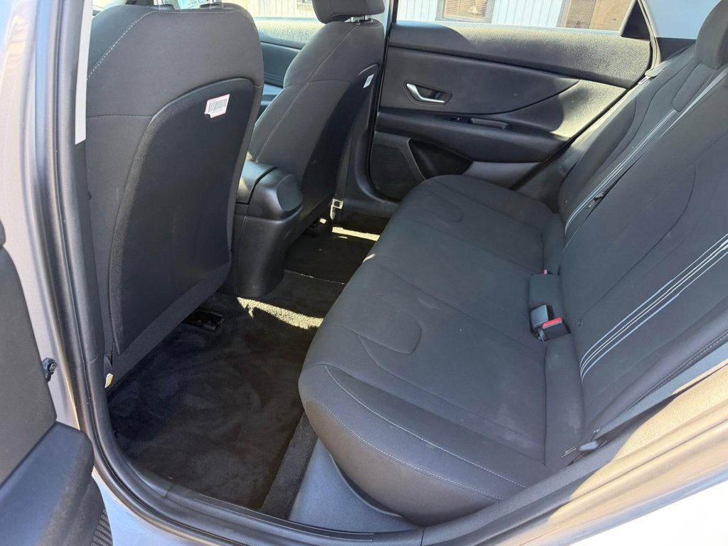 Used 2023 Hyundai Elantra SEL FWD image 19