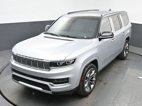 Used 2023 Jeep Grand Wagoneer Series III image 40